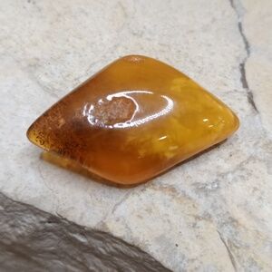 Vintage Butterscotch Egg Yolk Baltic Amber Brooch